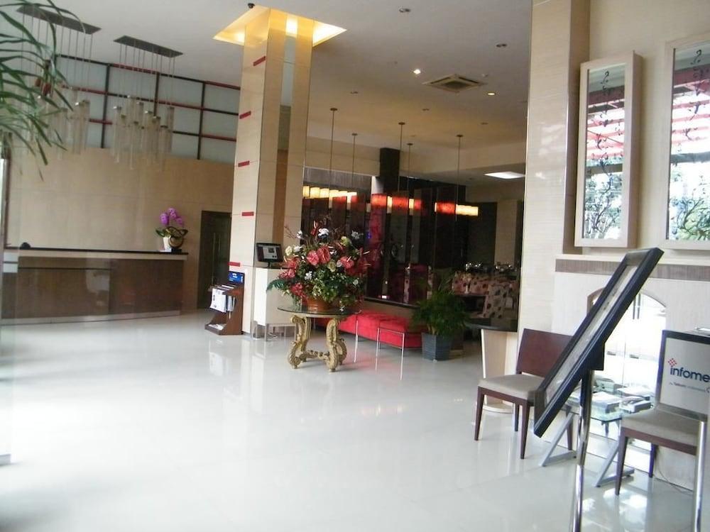 Scarlet Dago Hotel Bandung Extérieur photo